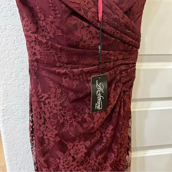 NWT La Femme Portrait Neck Lace Gown Burgundy Lace - Picture 4 of 4